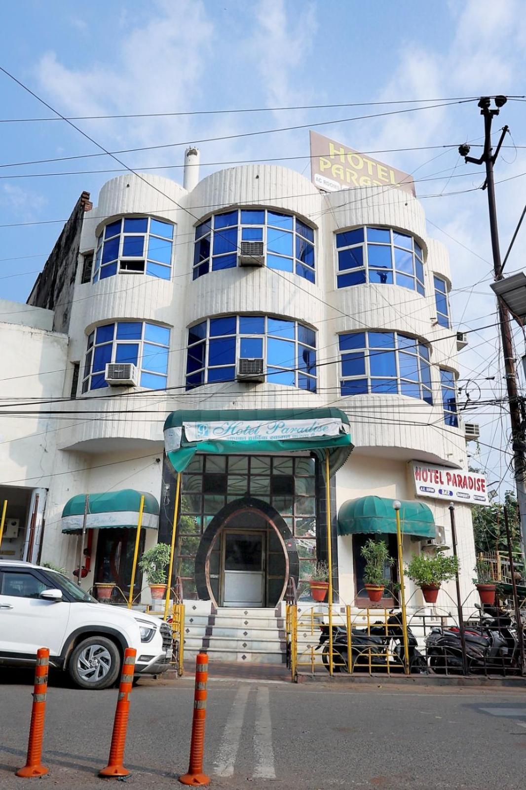 Hotel Paradise Kānpur Exterior foto
